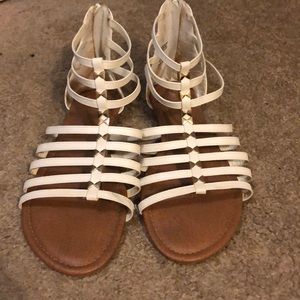 White/cream gladiators